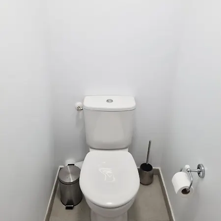 Azur Yourhosthelper Apartman *